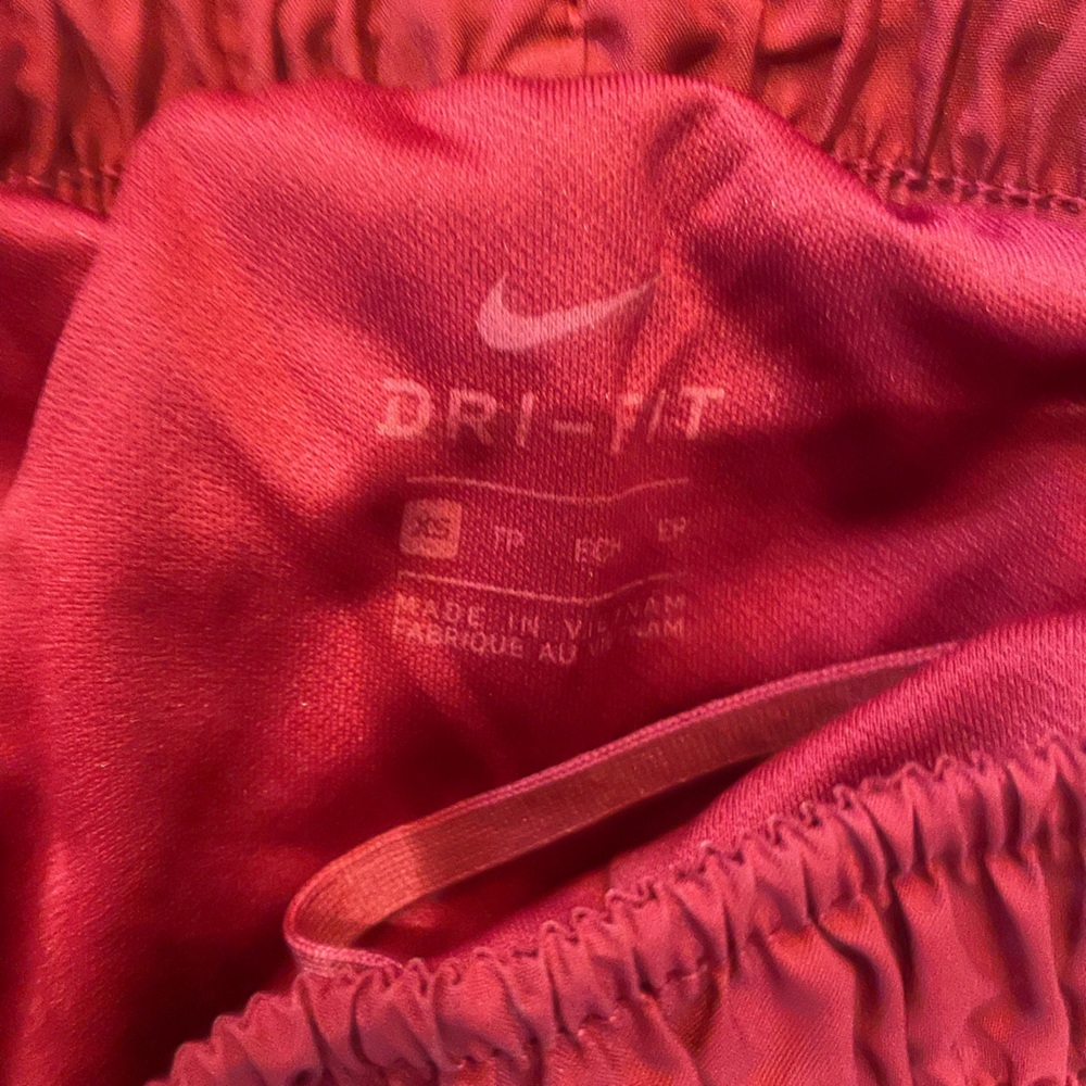Women’s XS Nike athletic shorts - Picture 2 of 3